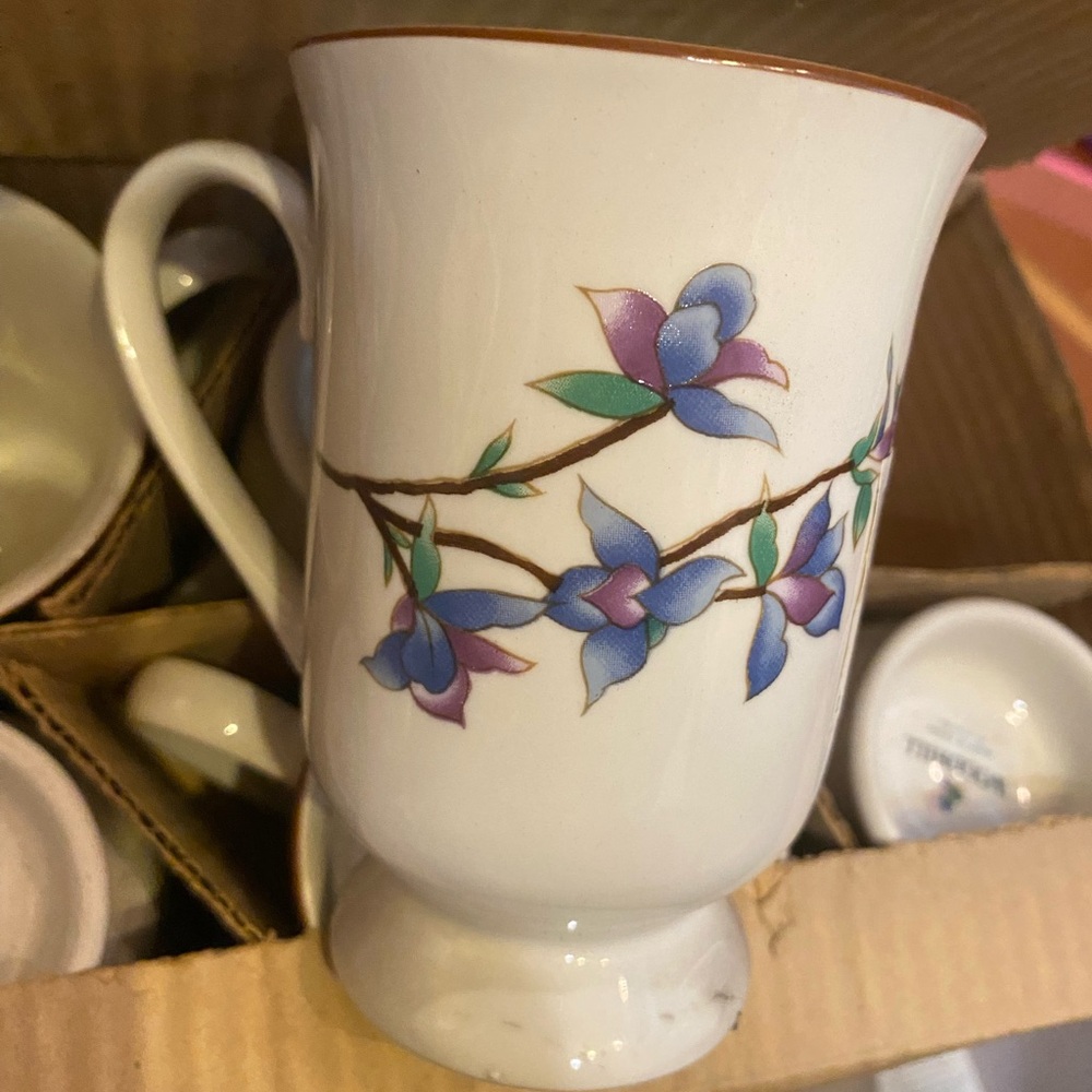 Vintage Woodhill White Ceramic 6 piece Mug Set